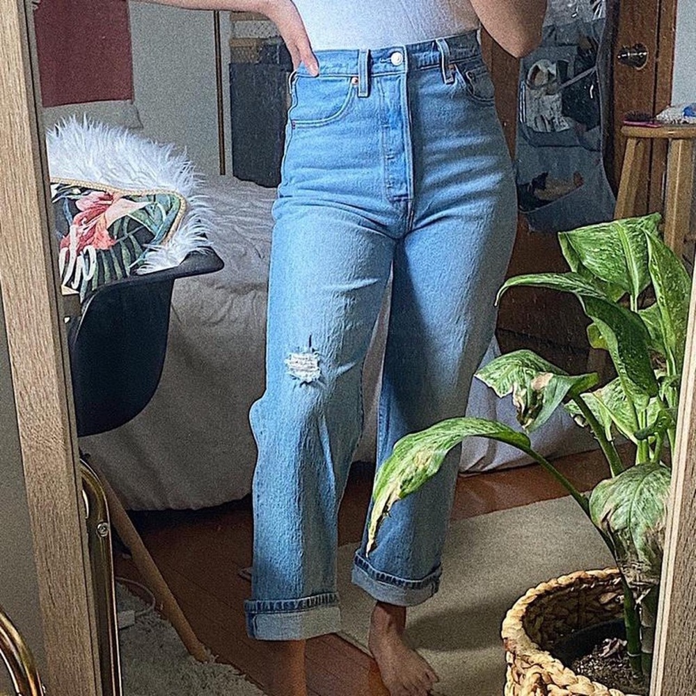 Levi’s Ribcage Denim High Waist Jeans Light Wash